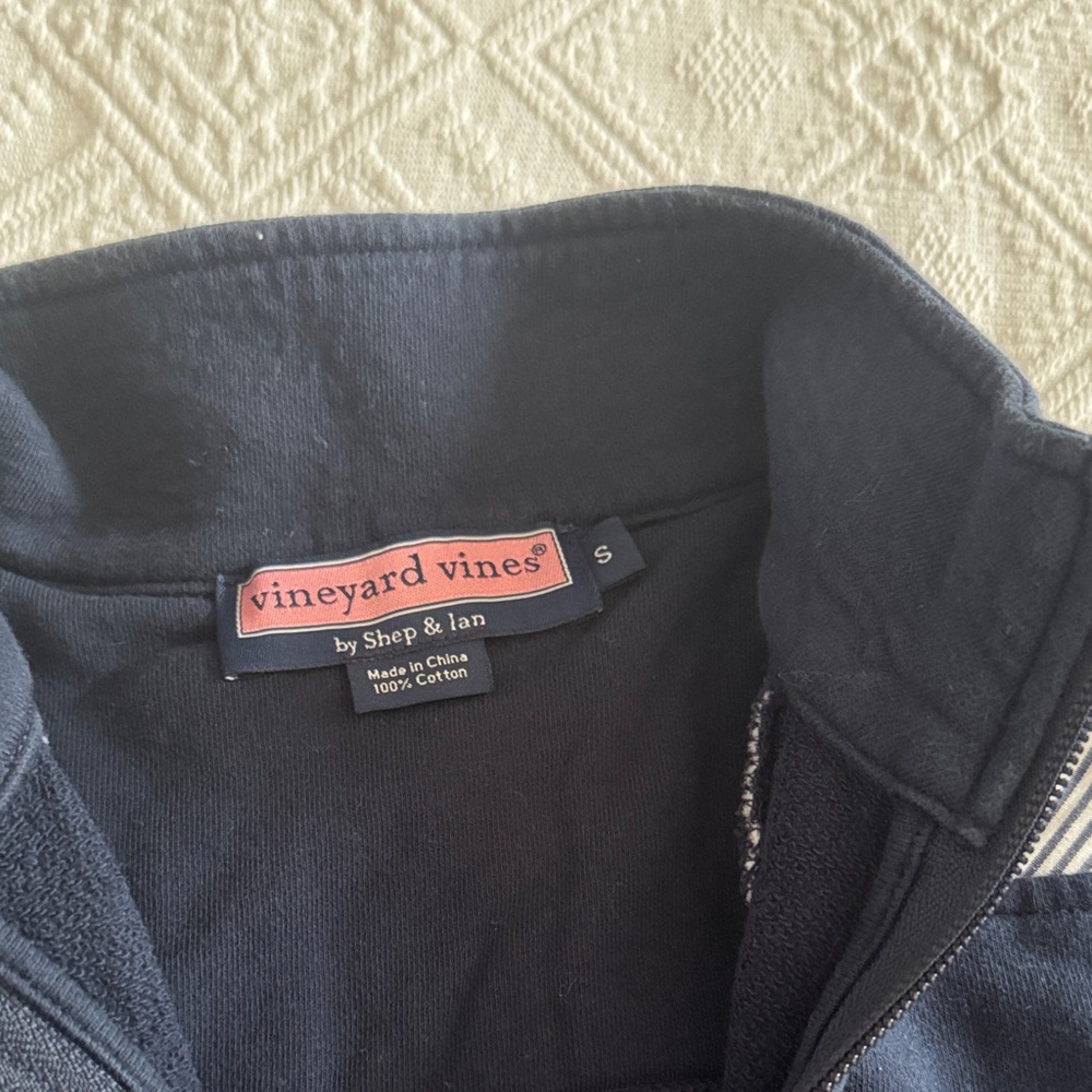 Vineyard Vines Navy and White Sweatshirt - Picture 6 of 9